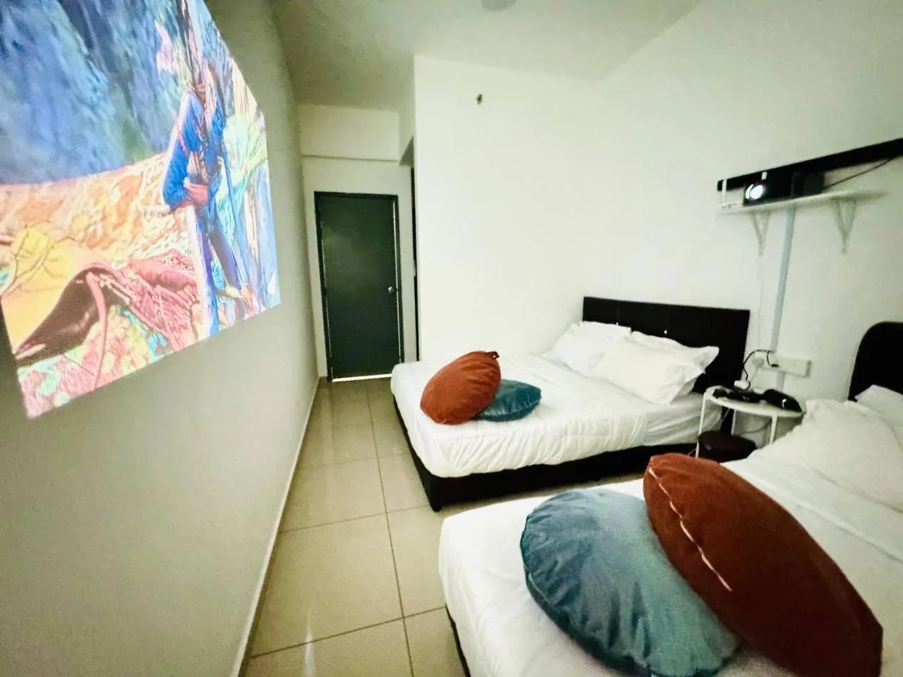 Modern Family-Fun Suites - 2Br, Infinity Pool, Ps5, Indoor-Cinema With Balcony - M3 بوكيت ميرتاجام